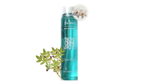 Brisa Spray Balance de Aromaterapia compuesto de aceites esenciales de Cedro, Benjui y Linaloe entre otros.